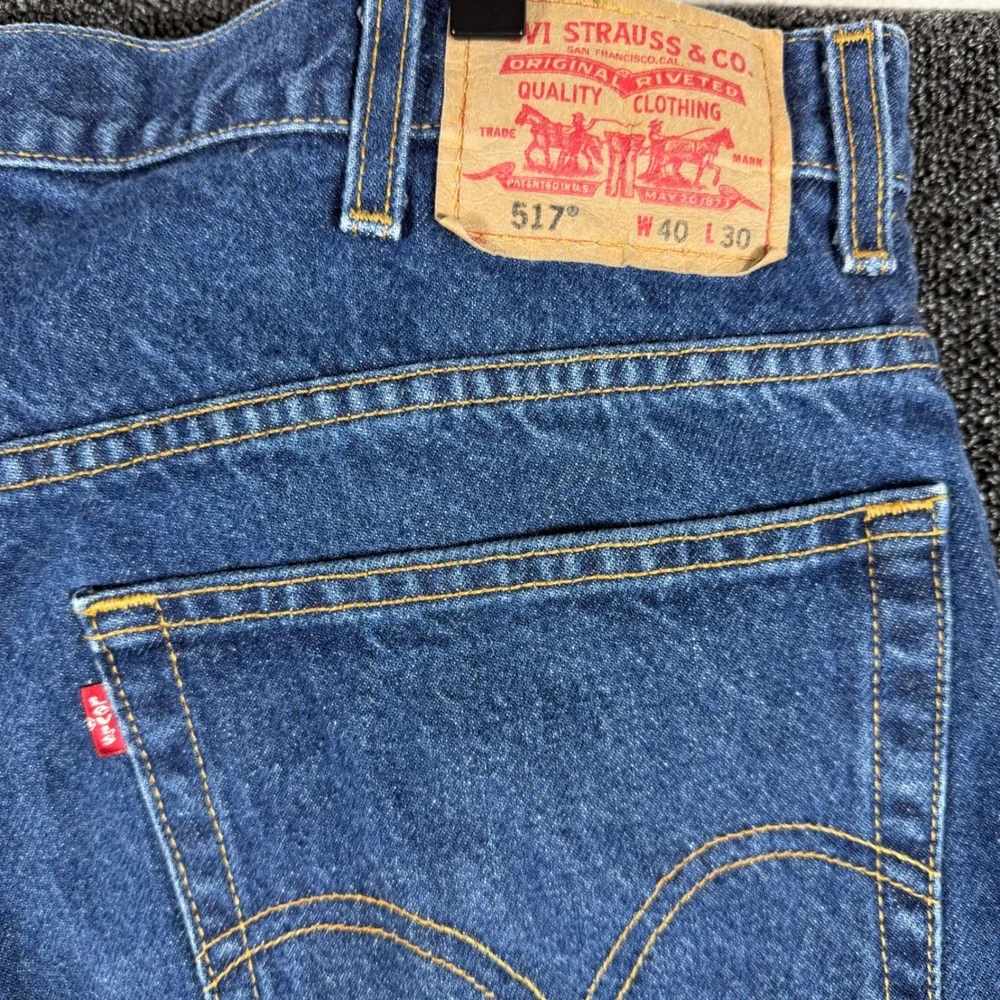 Vintage Levi's 517 Bootcut Denim Jeans Medium Wash Size 40x30 Western 2000s Y2K